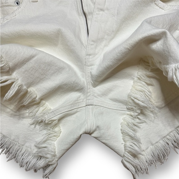 ABERCROMBIE & FITCH High Rise 4" Distressed Short in White Sz. 8 / 29 - Picture 6 of 7